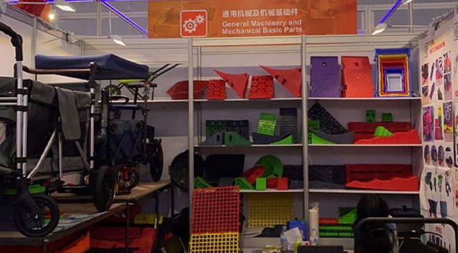 Canton Fair exhibition, communicate with foreign customers