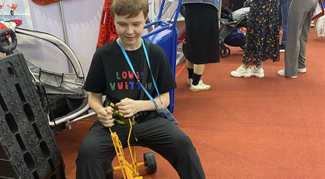 Canton Fair exhibition, communicate with foreign customers