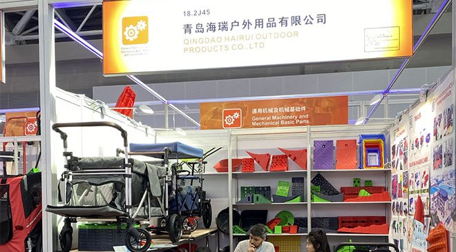 Canton Fair exhibition, communicate with foreign customers
